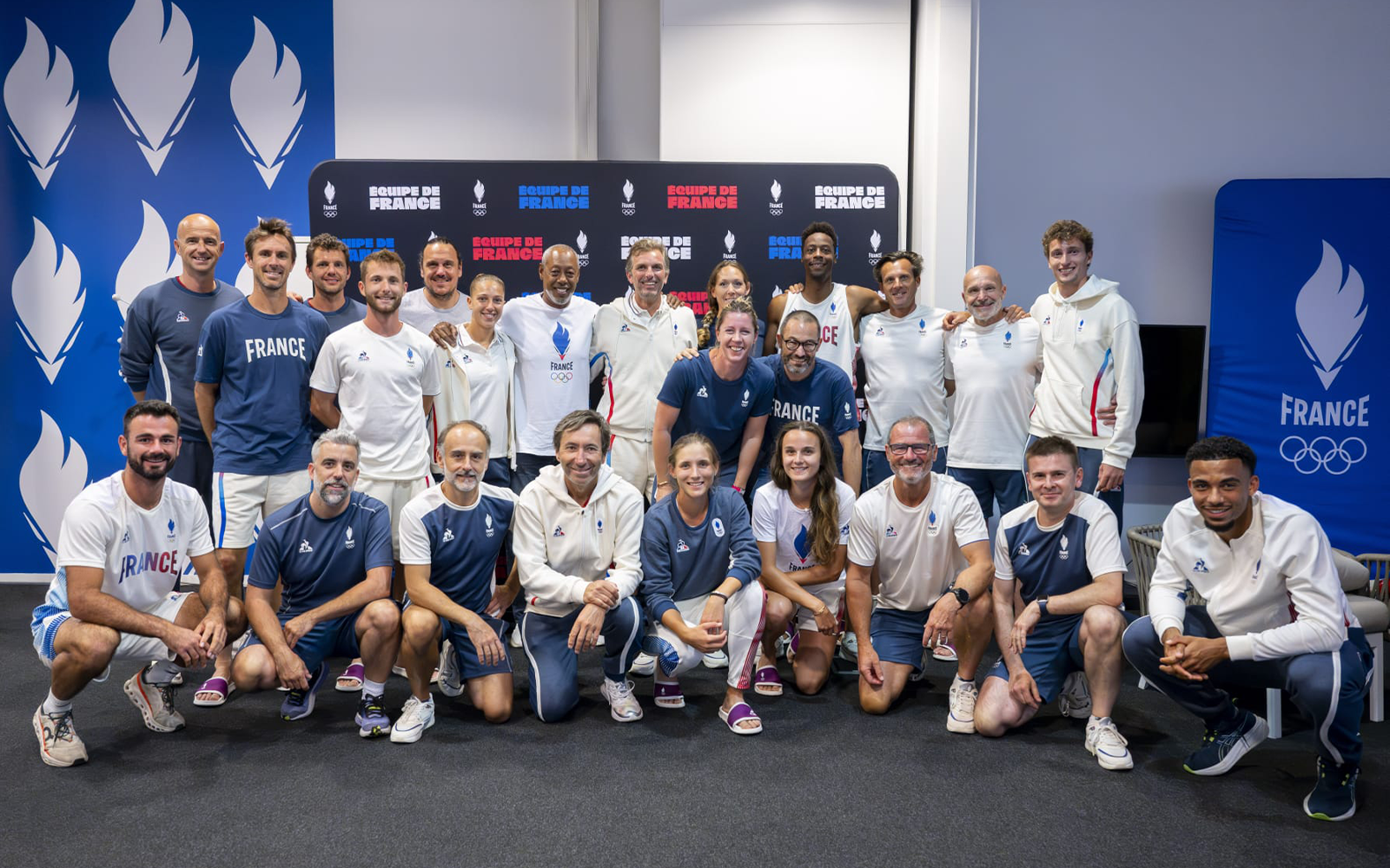 Yelyzaveta Kotliar et son coach Baptiste Ranoldi après leur victoire au tournoi J200 de Vigo
