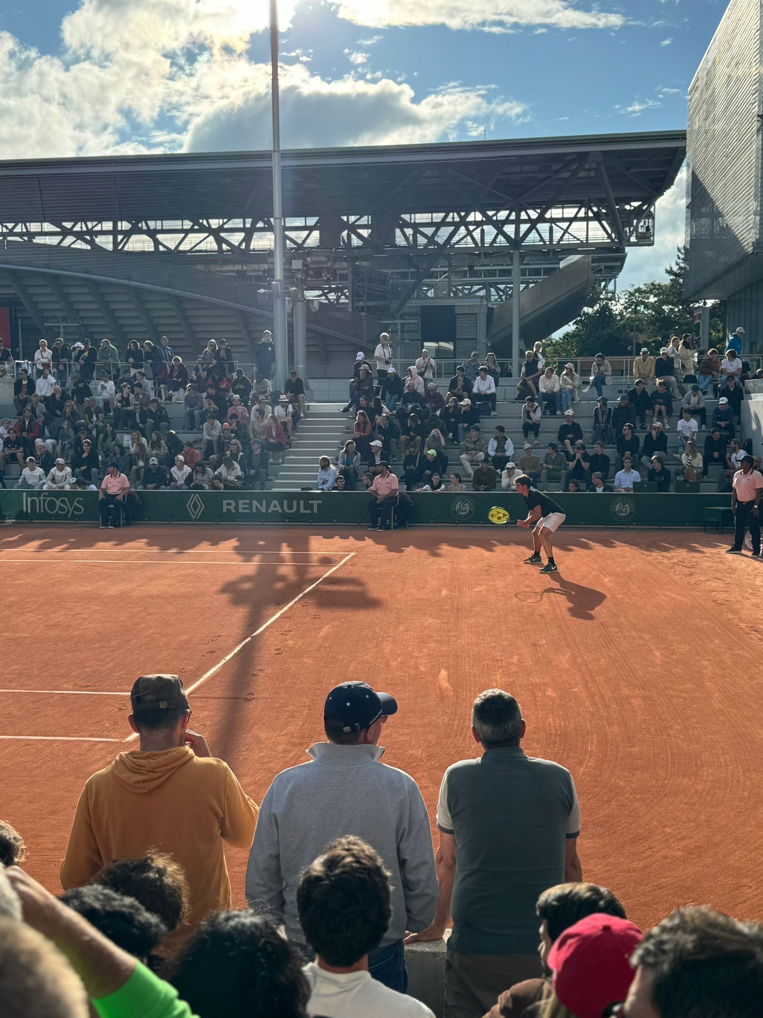 Yelyzaveta Kotliar en pleine action sur le court pendant le tournoi ITF J200 de Vigo
